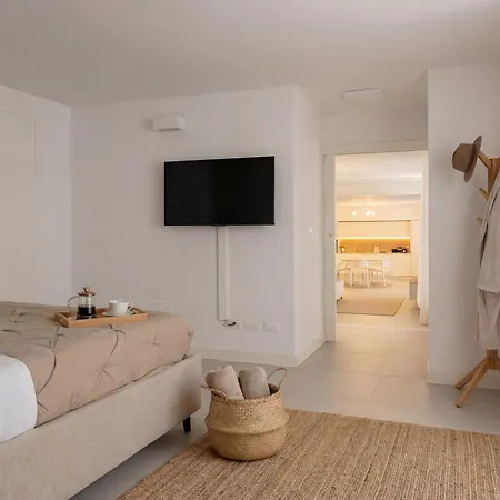 Dimora Del Conte - Modern & Spacious - Historic Center דירה