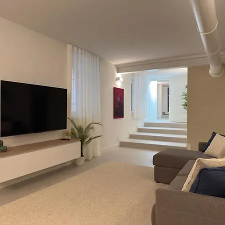 דירה Dimora Del Conte - Modern & Spacious - Historic Center