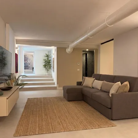 Dimora Del Conte - Modern & Spacious - Historic Center * ורונה