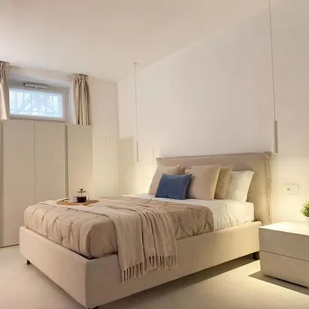 Dimora Del Conte - Modern & Spacious - Historic Center דירה ורונה