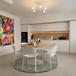 Dimora Del Conte - Modern & Spacious - Historic Center 아파트 베로나