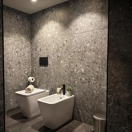 Dimora Del Conte - Modern & Spacious - Historic Center *