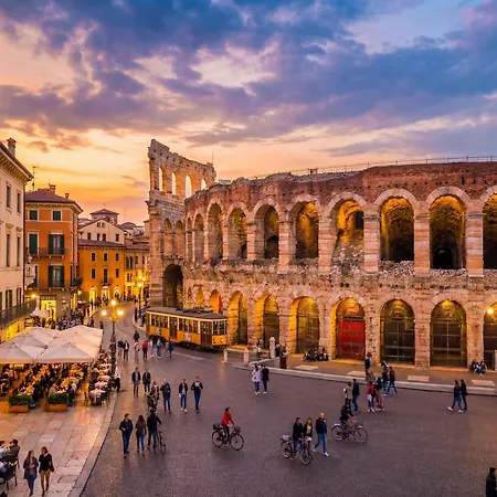 Dimora Del Conte - Modern & Spacious - Historic Center