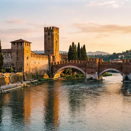 Dimora Del Conte - Modern & Spacious - Historic Center 아파트