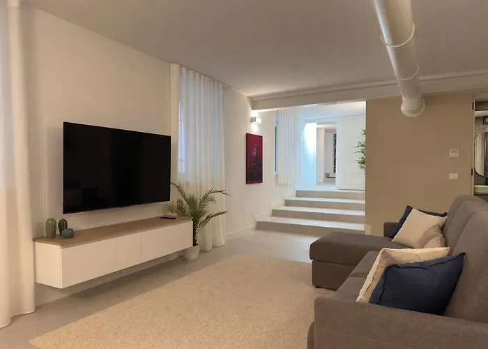 Apartament Dimora Del Conte - Modern & Spacious - Historic Center